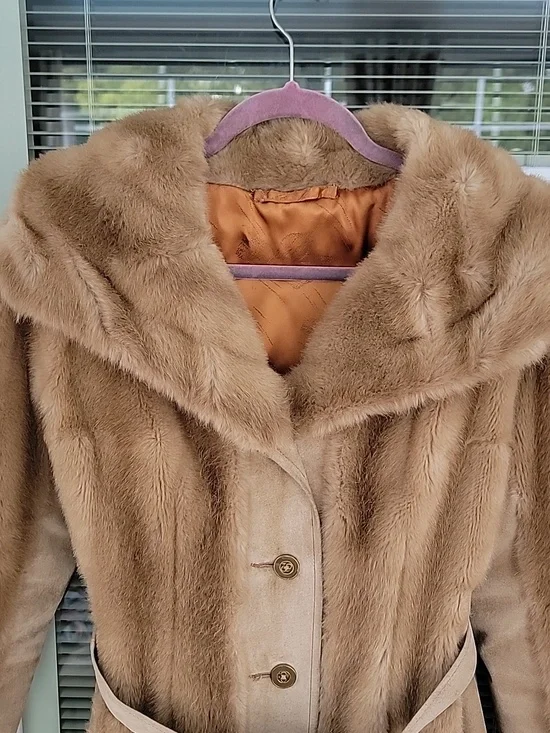 70's Women's Tan Faux Fur Belted Coat No Size Tag - Picture 6 of 15